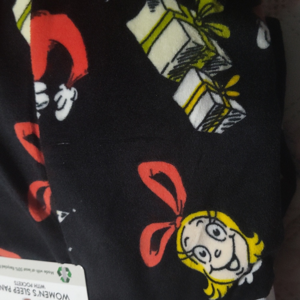 The Grinch Women's Black Sleep Pants - Picture 5 of 6